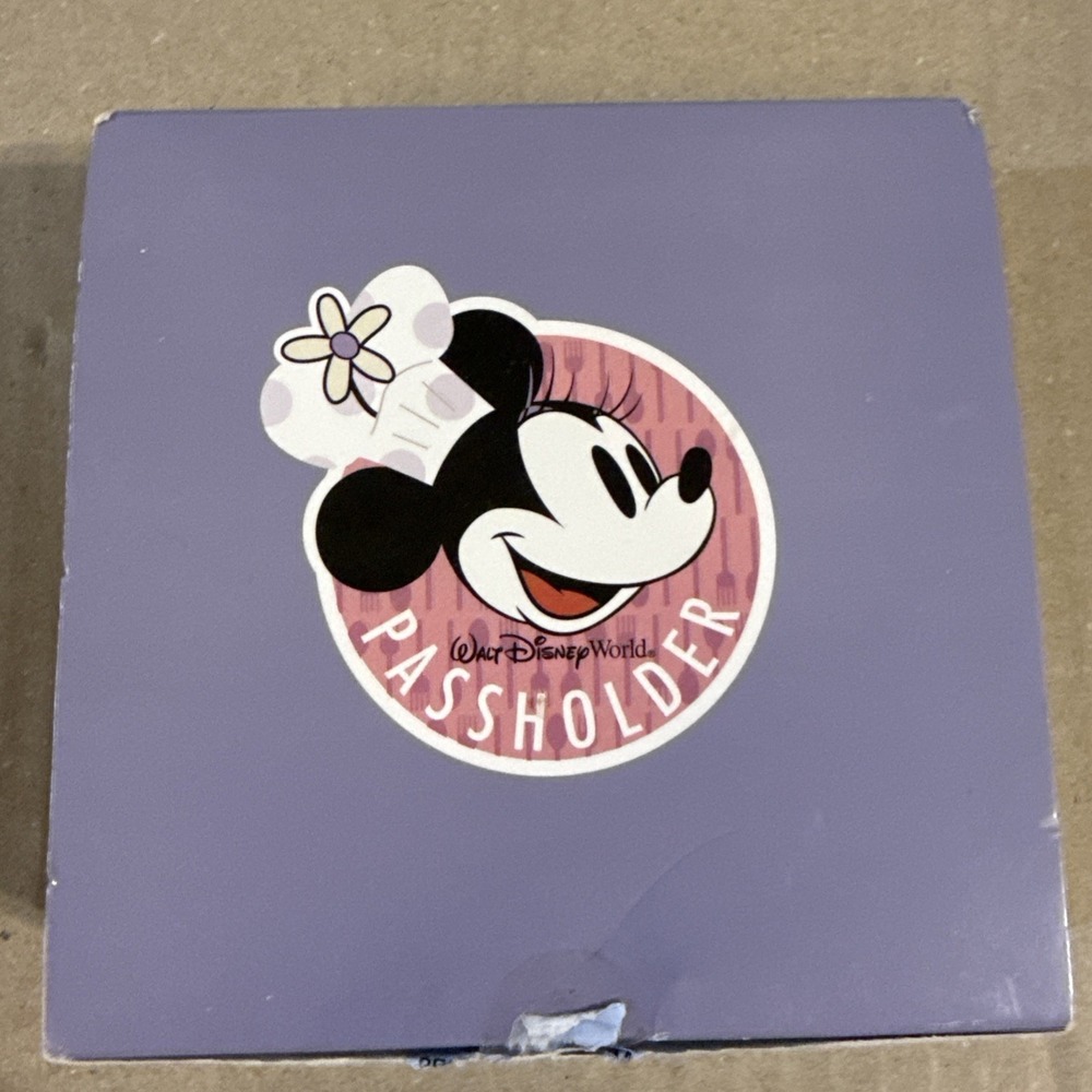 Walt Disney World Annual Passholder Chef Minnie Mouse Coasters Brand‎ New In Box
